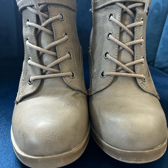 Guess lace up ankle boots - Picture 6 of 11